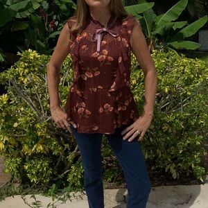 ❤️👀💜 Lauren Conrad Runway blouse with tie